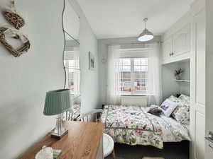 Photo 5- click for photo gallery